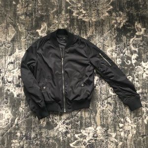 ✨Love tree black bomber jacket size m✨